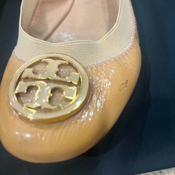 Tory Burch Patent Leather Caroline Ballet Flats, sz 8 - Picture 2 of 4